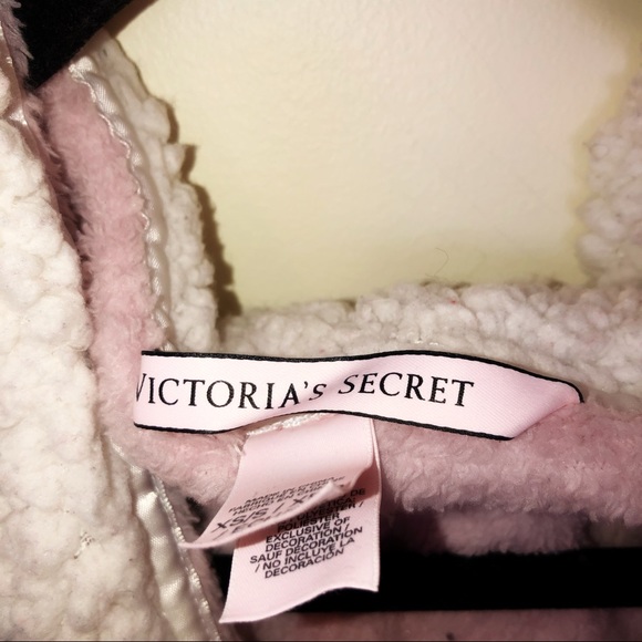 Victoria’s Secret Cozy Hooded Plush Fleece Robe - Picture 3 of 4